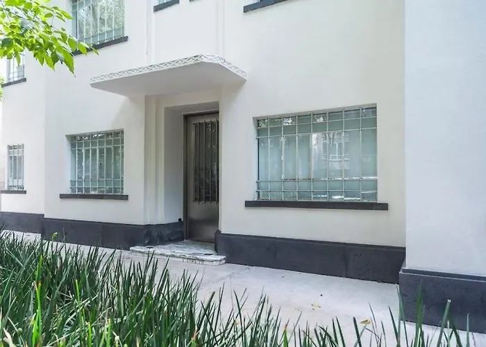 Condesa Amsterdam G Elegant 1br, 1ba Nestled On Amsterdam Avenue