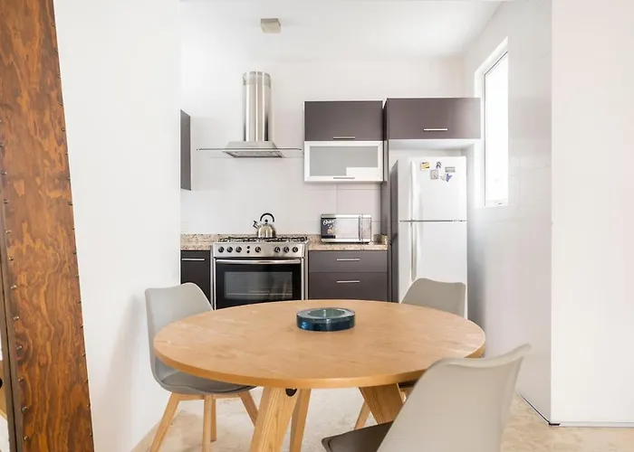 Condesa Amsterdam G Elegant 1br, 1ba Nestled On Amsterdam Avenue Casa vacanze